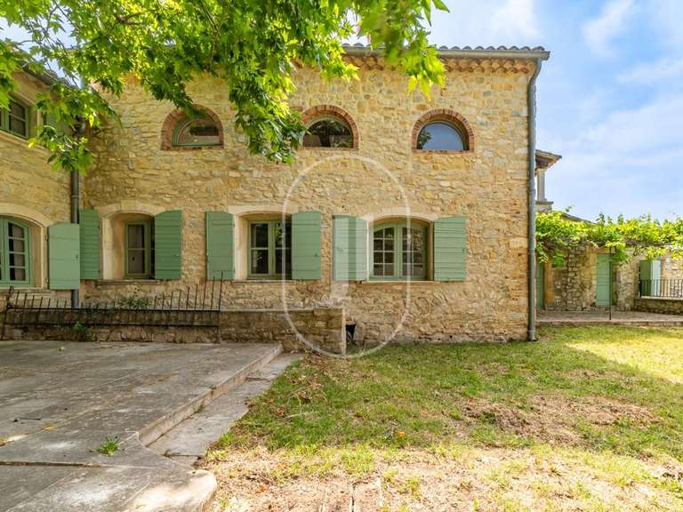 Maison Aigaliers - 6 chambres - 250m²