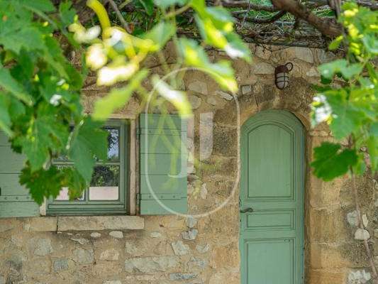 Maison Aigaliers - 6 chambres - 250m²