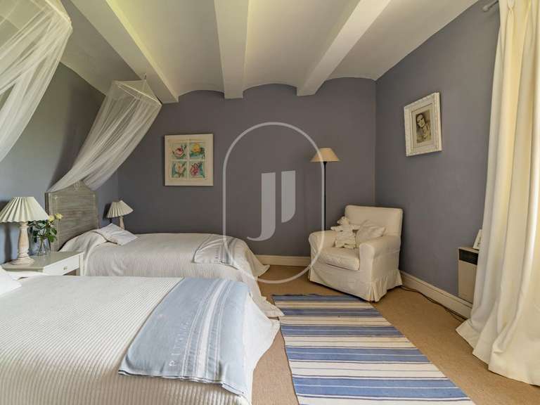 Maison Aigaliers - 4 chambres - 220m²