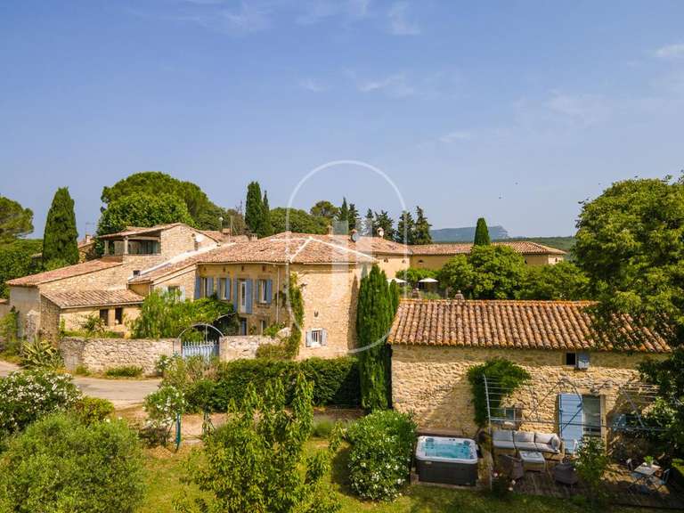 Maison Aigaliers - 4 chambres - 220m²