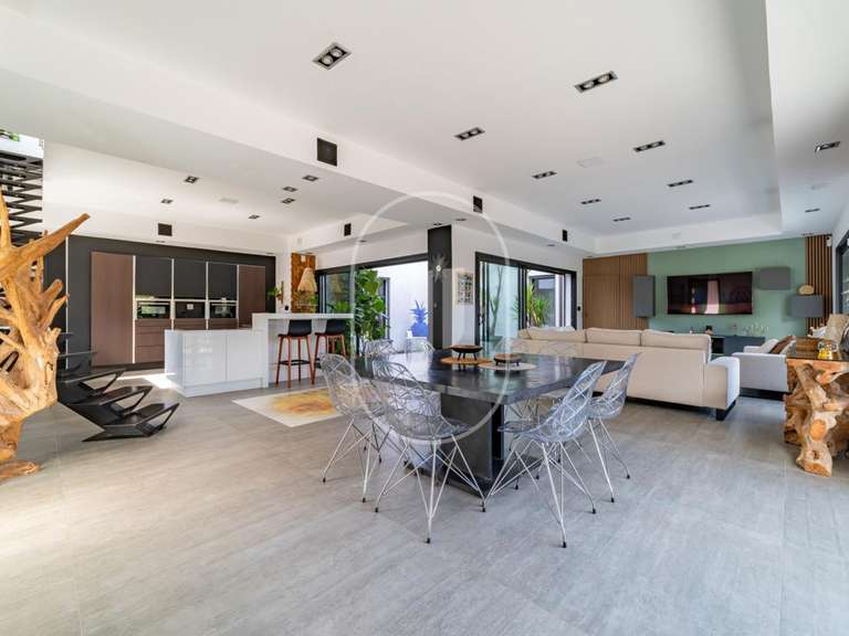 Villa Aigaliers - 4 chambres - 211m²