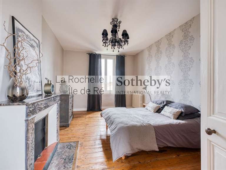 Maison Aigrefeuille-d'Aunis - 11 chambres - 715m²
