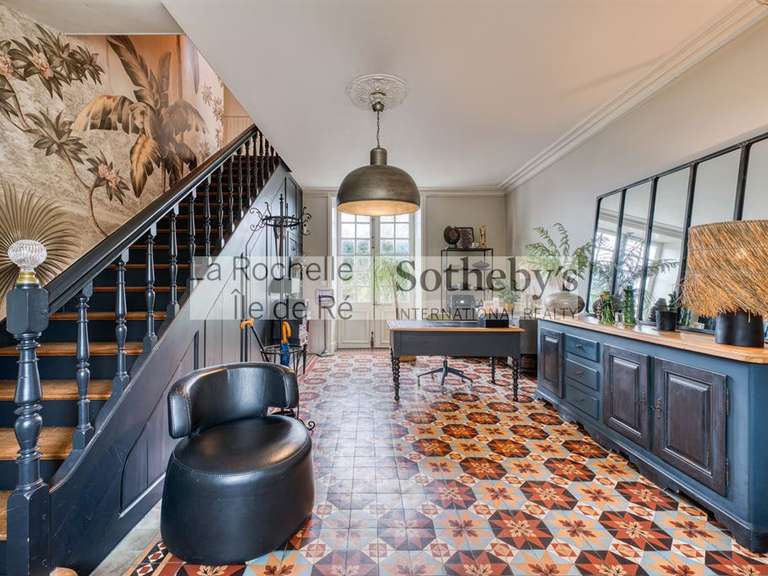 Maison Aigrefeuille-d'Aunis - 11 chambres - 715m²