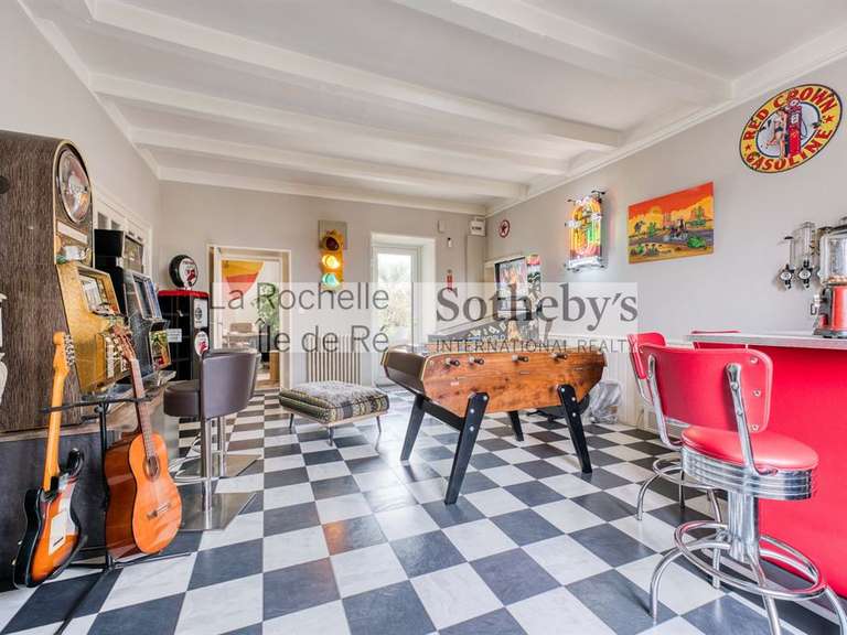Maison Aigrefeuille-d'Aunis - 11 chambres - 715m²