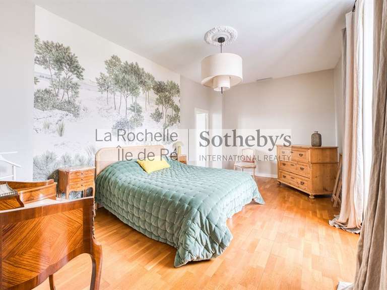 Maison Aigrefeuille-d'Aunis - 11 chambres - 715m²