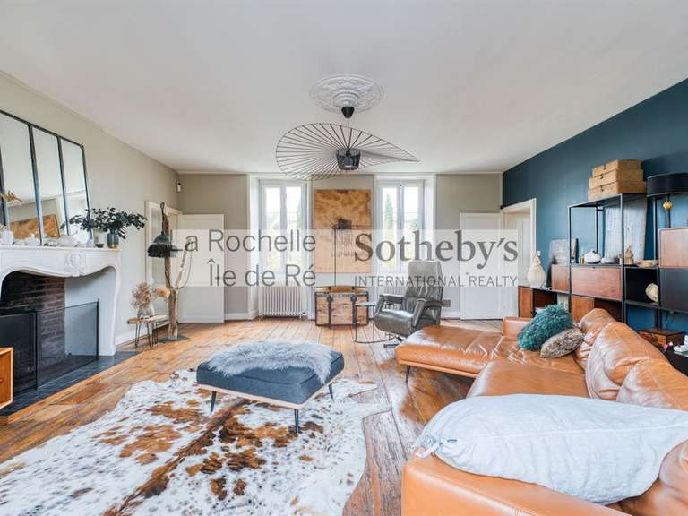 Maison Aigrefeuille-d'Aunis - 11 chambres - 715m²