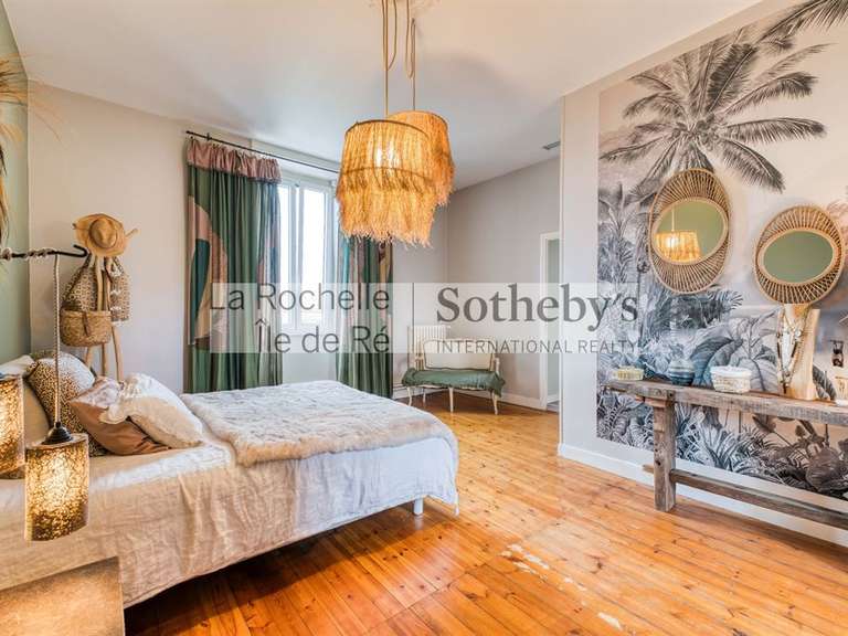 Maison Aigrefeuille-d'Aunis - 11 chambres - 715m²