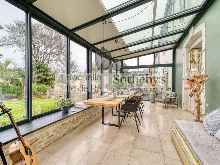 Maison Aigrefeuille-d'Aunis - 11 chambres - 715m²