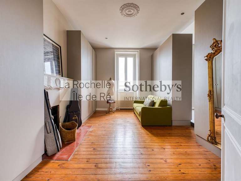 Maison Aigrefeuille-d'Aunis - 11 chambres - 715m²