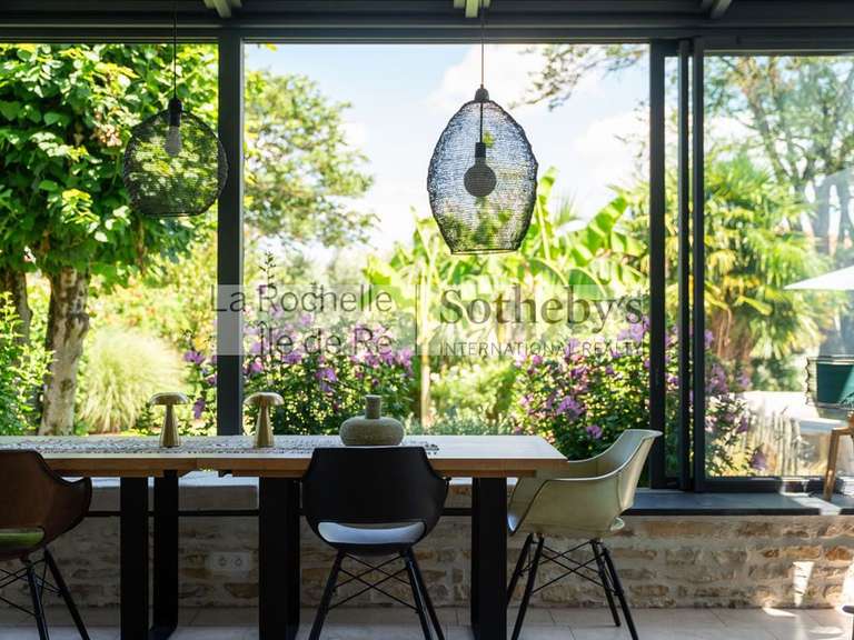 Maison Aigrefeuille-d'Aunis - 11 chambres - 715m²