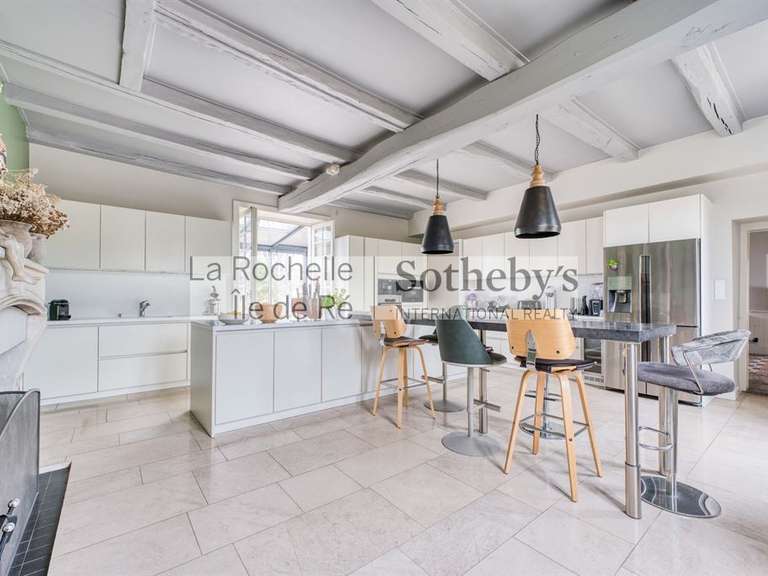 Maison Aigrefeuille-d'Aunis - 11 chambres - 715m²