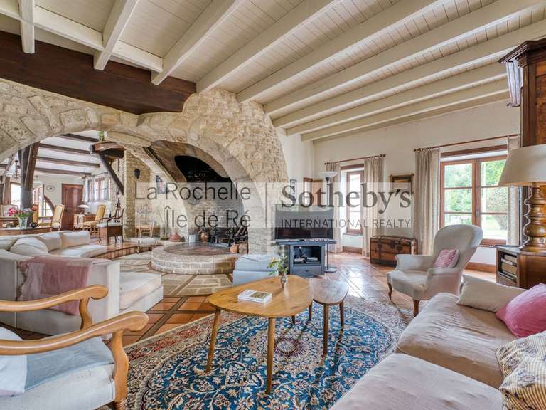 Maison Aigrefeuille-d'Aunis - 4 chambres - 319m²