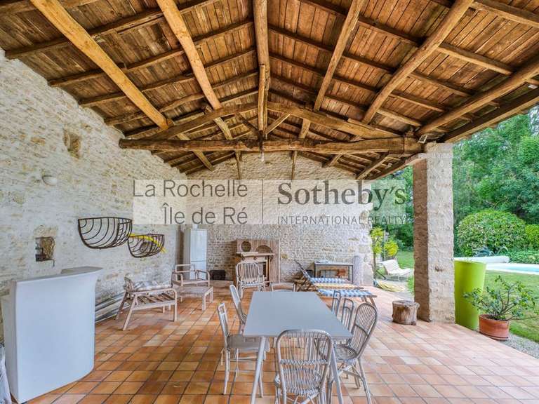 Maison Aigrefeuille-d'Aunis - 4 chambres - 319m²