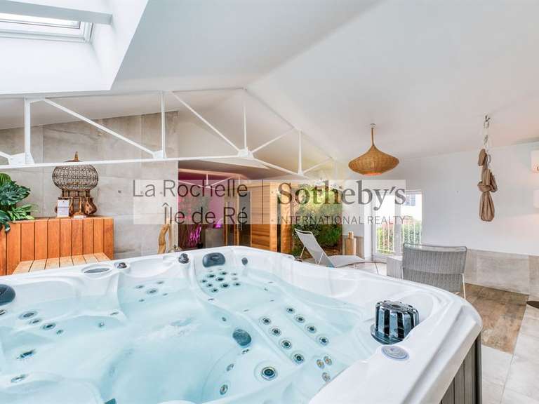 Propriété Aigrefeuille-d'Aunis - 11 chambres - 715m²