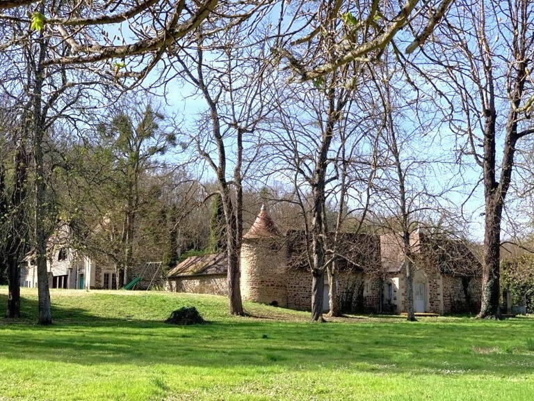 Castle Aigueperse - 17 bedrooms - 1300m²