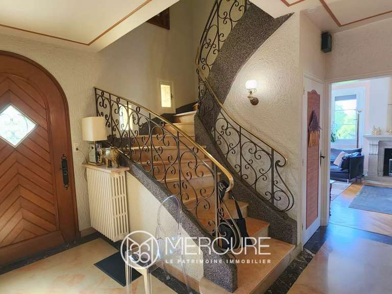 Maison Aigueperse - 4 chambres - 216m²