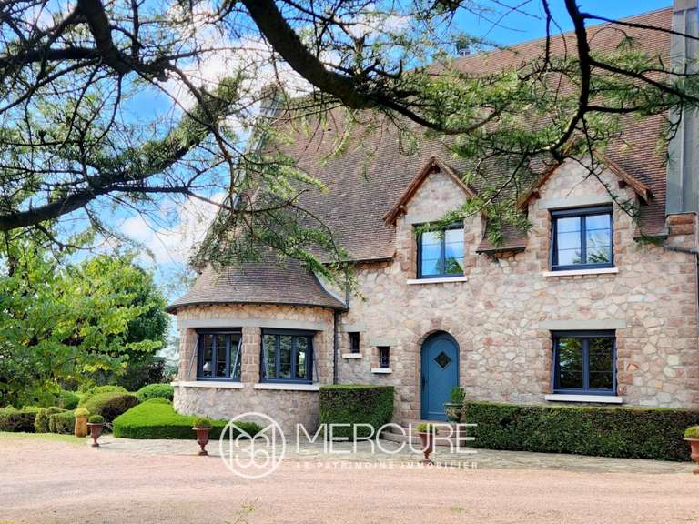 Maison Aigueperse - 4 chambres - 216m²