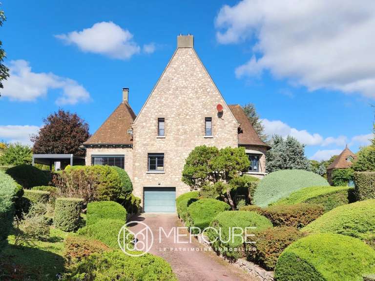 Maison Aigueperse - 4 chambres - 216m²