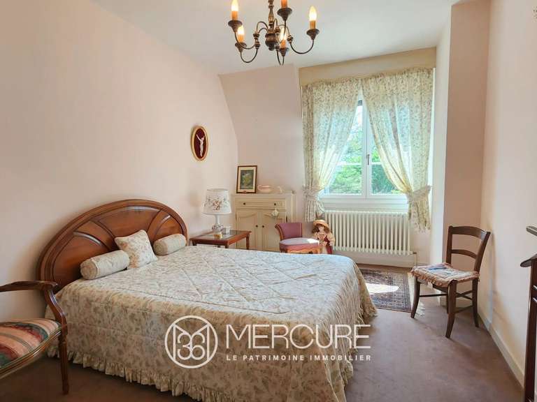 Maison Aigueperse - 4 chambres - 216m²