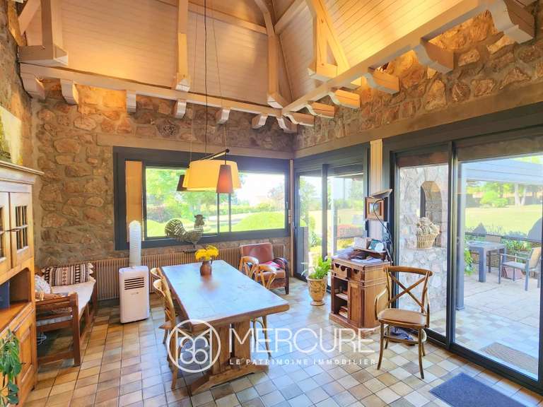 Maison Aigueperse - 4 chambres - 216m²