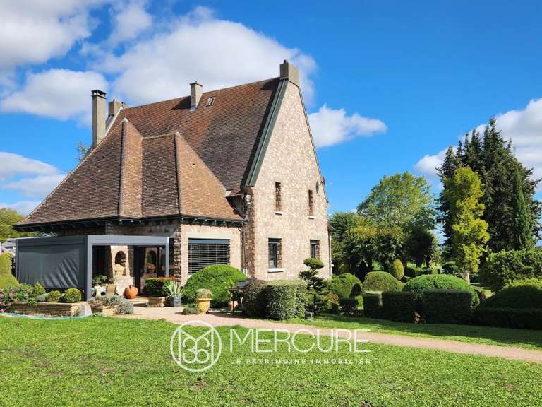 Maison Aigueperse - 4 chambres - 216m²