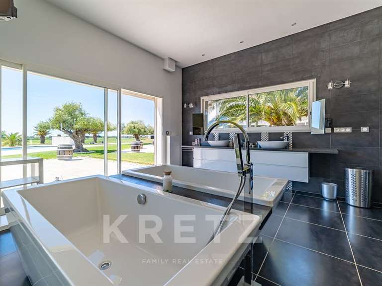 Maison Aigues-Mortes - 9 chambres - 2000m²