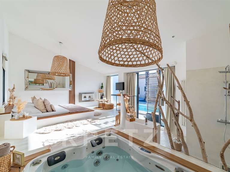 Maison Aigues-Mortes - 5 chambres - 200m²