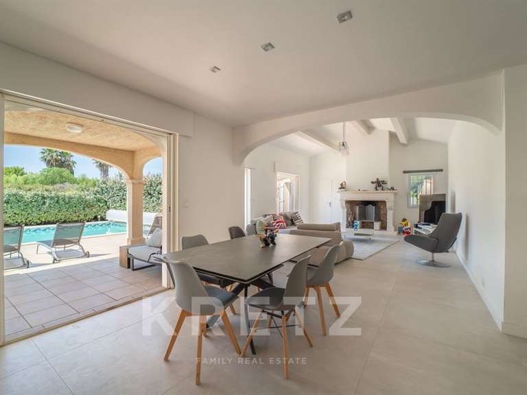 Maison Aigues-Mortes - 5 chambres - 190m²