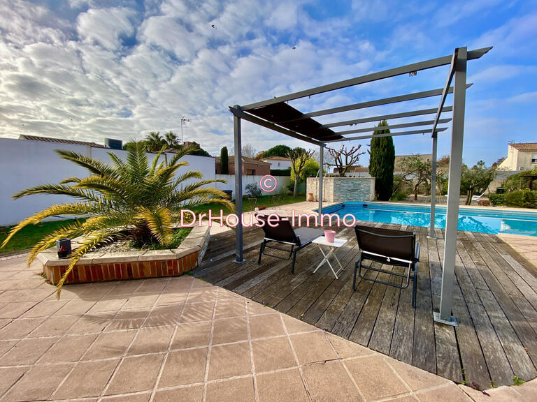 Villa Aigues-Mortes - 6 bedrooms - 300m²