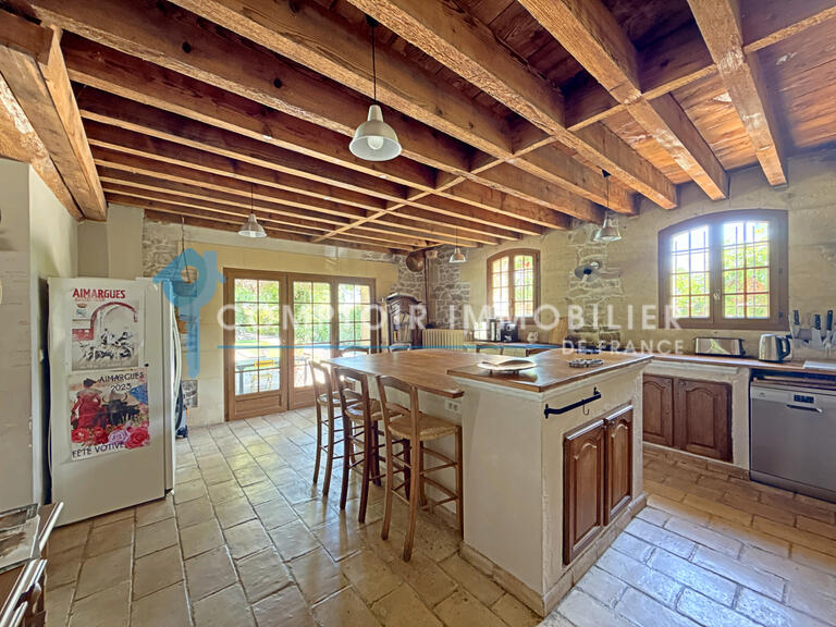 House Aimargues - 7 bedrooms - 306m²