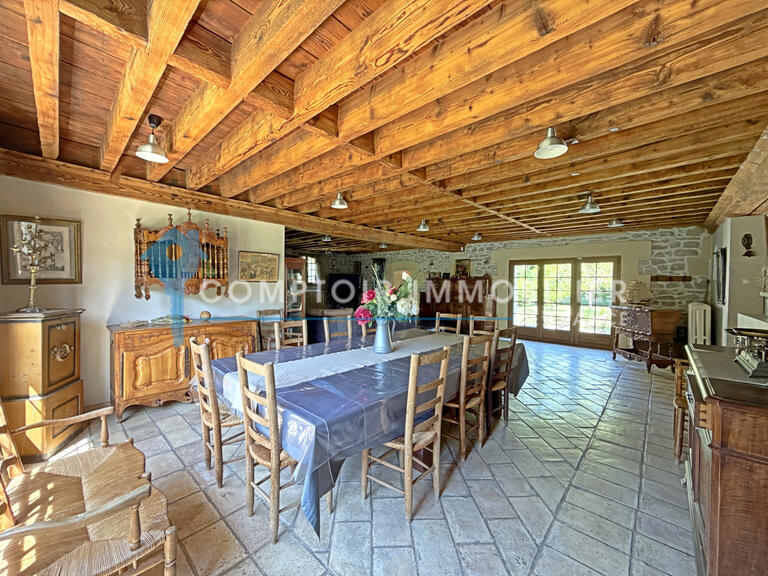 House Aimargues - 7 bedrooms - 306m²