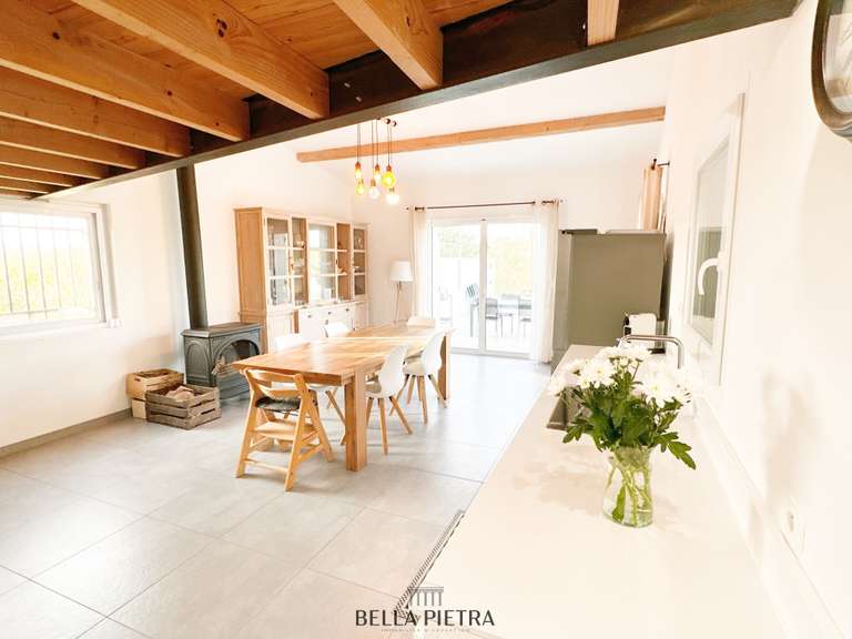 Maison Aimargues - 6 chambres - 302m²