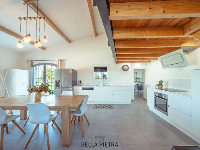 Maison Aimargues - 6 chambres - 302m²