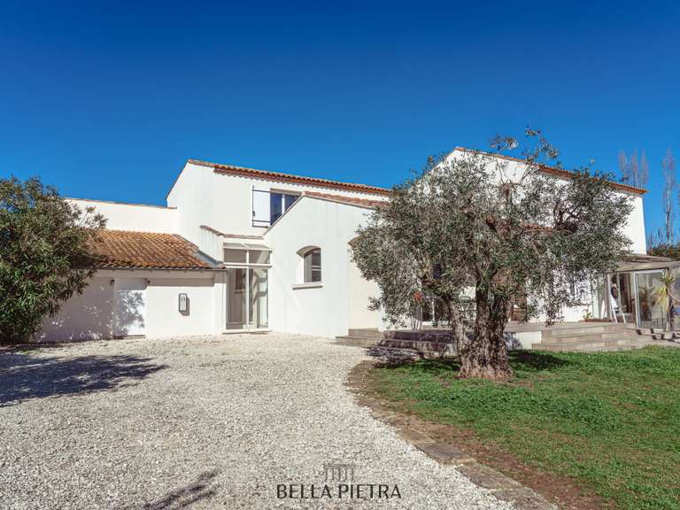 Maison Aimargues - 6 chambres - 302m²