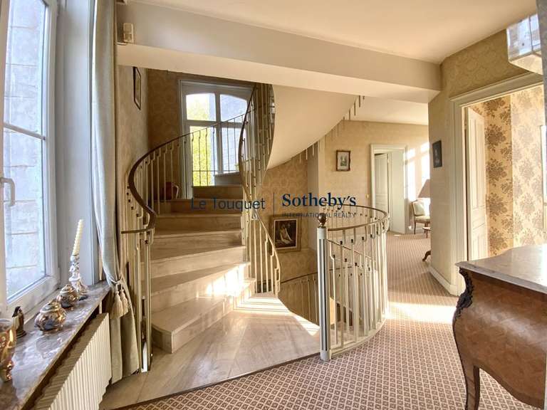 Propriété Aire-sur-la-Lys - 6 chambres - 680m²