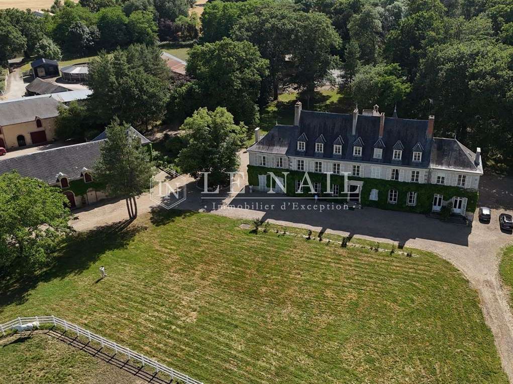 Castle Airvault