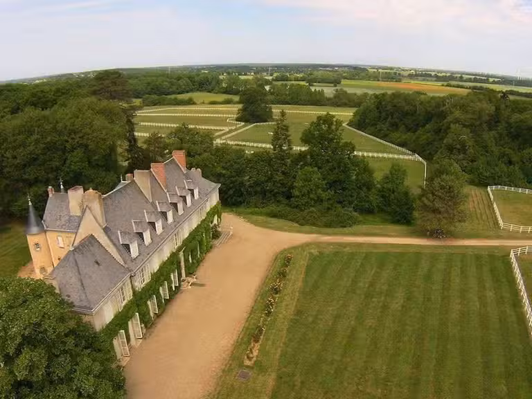 Castle Airvault - 8 bedrooms - 600m²