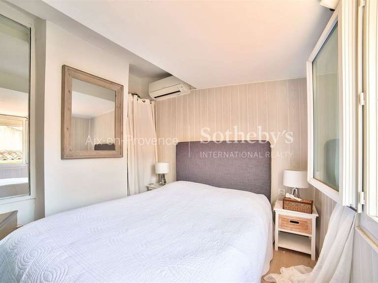 Apartment Aix-en-Provence - 4 bedrooms - 121m²