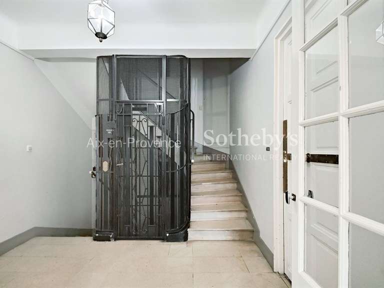 Apartment Aix-en-Provence - 2 bedrooms - 97m²