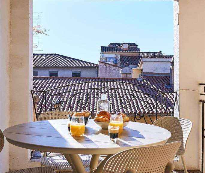 Apartment Aix-en-Provence - 3 bedrooms - 116m²