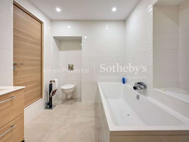 Appartement Aix-en-Provence - 3 chambres - 175m²