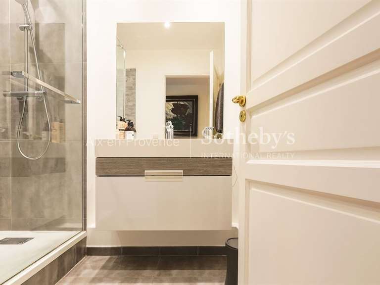 Apartment Aix-en-Provence - 4 bedrooms - 183m²