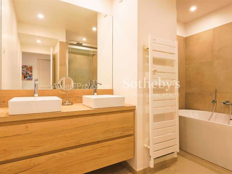 Apartment Aix-en-Provence - 4 bedrooms - 183m²