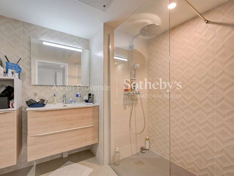 Apartment Aix-en-Provence - 4 bedrooms - 135m²