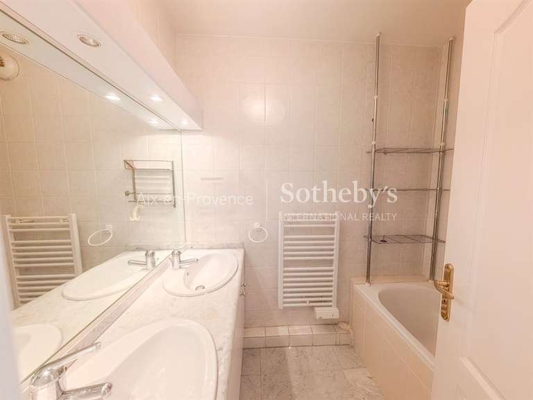 Appartement Aix-en-Provence - 3 chambres - 104m²