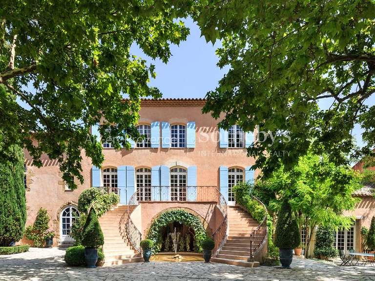 Domaine viticole Aix-en-Provence - 13 chambres - 1250m²