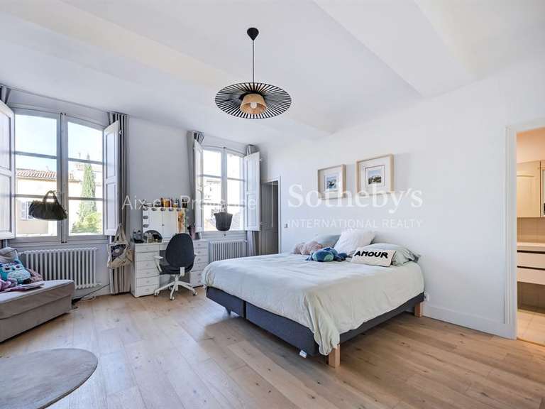 Hôtel particulier Aix-en-Provence - 5 chambres - 490m²