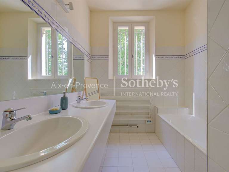 Maison Aix-en-Provence - 9 chambres - 890m²