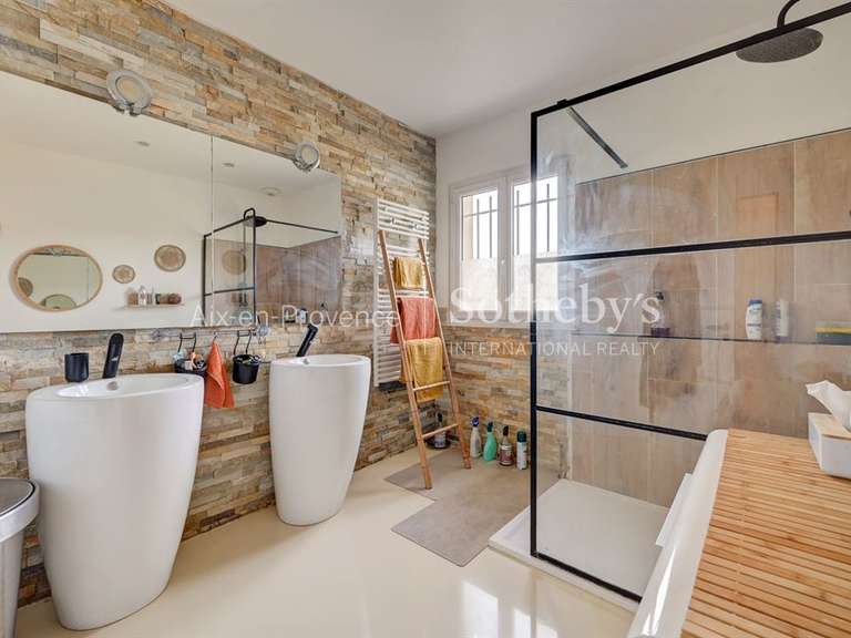 Maison Aix-en-Provence - 6 chambres - 250m²
