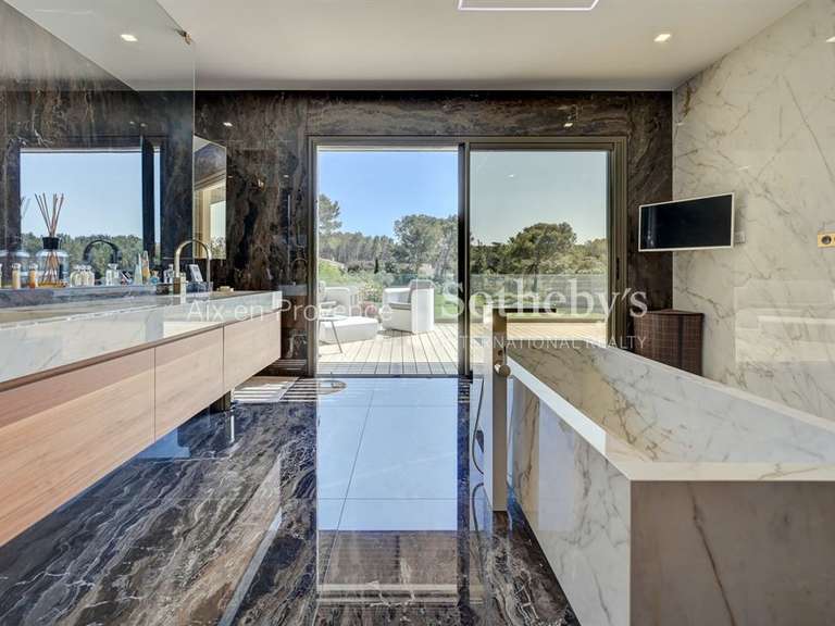 Maison Aix-en-Provence - 3 chambres - 300m²